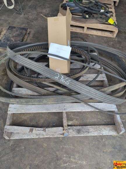 Belts For IH 2388 Combine image