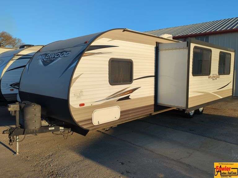 2019 Wildwood Xlite Camper By Forest River; VIN 4X4TWDC28K7362937 (we do not have keys) image