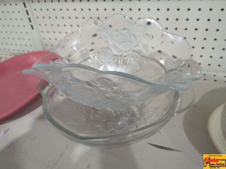 2 Vintage Glass Serving Dishes (H275) image