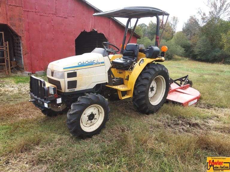 Cub Cadet Tractor 7300, 4-Wheel Drive, 7300-21478 image