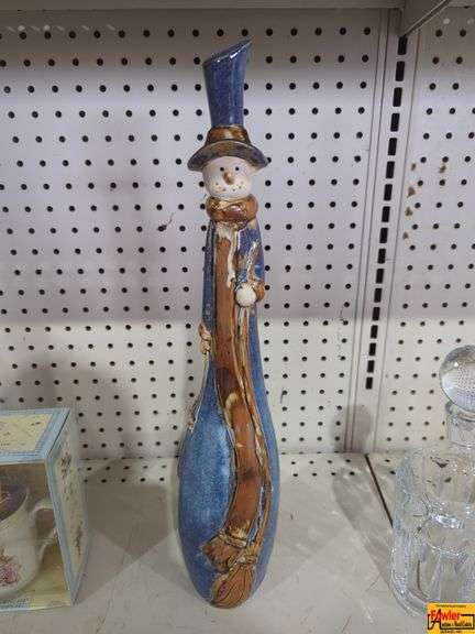 Rustic Artistic Ceramic Snowman (H319) image