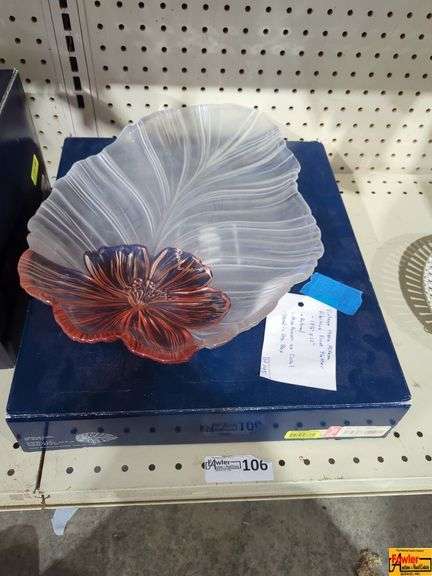 1980’s Mikasa Hibiscus Platter (H195) image