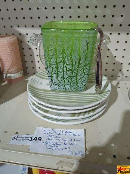 4 Vintage 'Pistachio Vanilla' Plates & Ice Bucket (H238) image