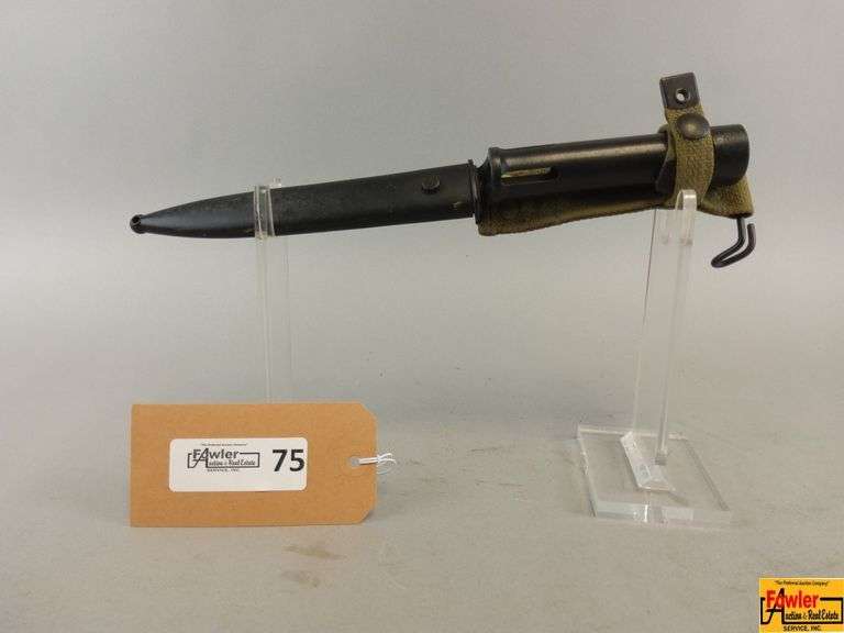 Bayonet with Scabbard and Belt Hanger image