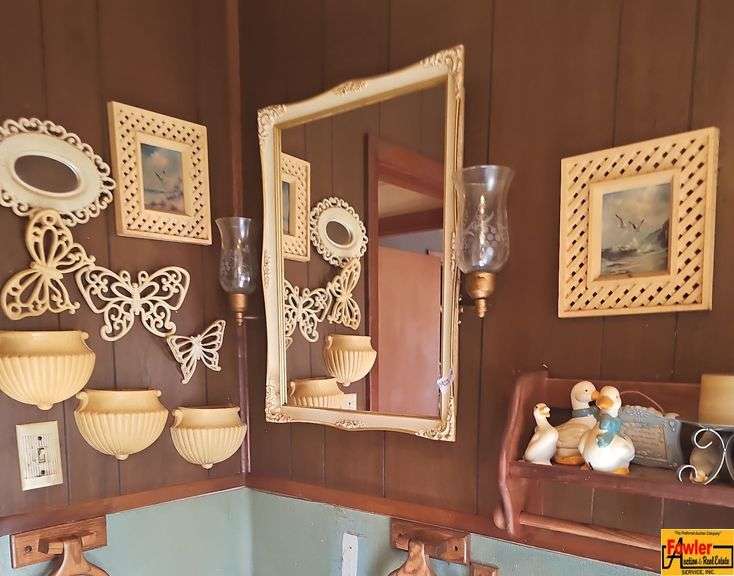Bathroom Wall Decore image