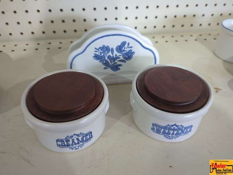 Pfaltzgraff Yorktowne Creamer, Sweetner & Napkin Holder (H322) image