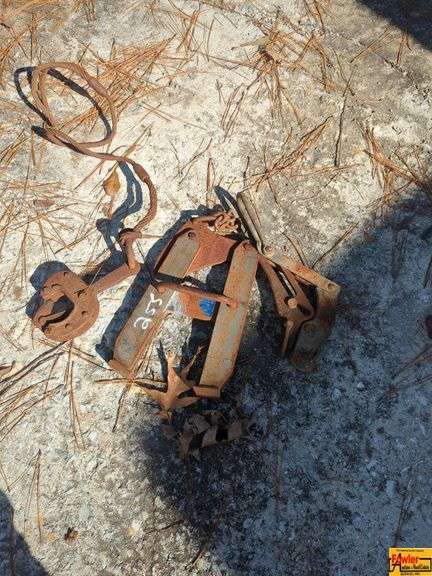 Pallet Pullers & Metal Clamps image