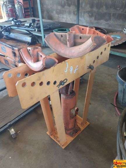 Hydraulic Pipe Bender with Assorted Dies image
