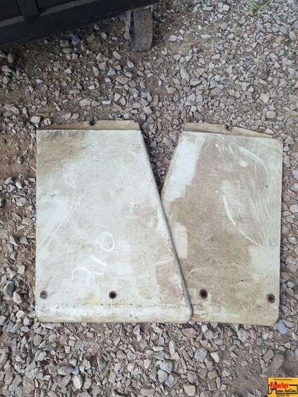 Side Panels For 66 - 86 Series IH Tractors image