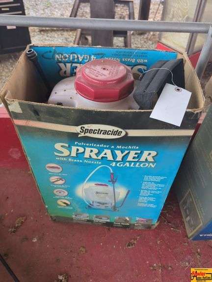 Spectracide 4-Gallon Sprayer image