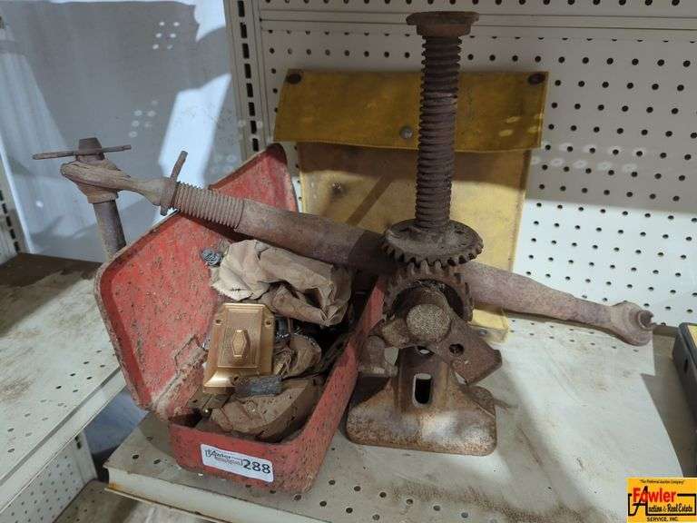 Vintage Jack, Toolbox & Top Link image