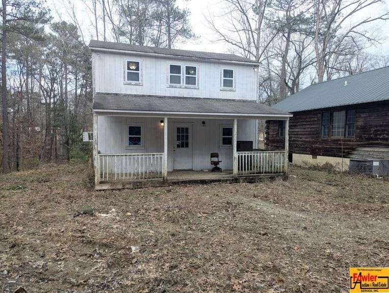 3-Bedroom Log Cabin, Guest House & Workshop On 3 Acres± image