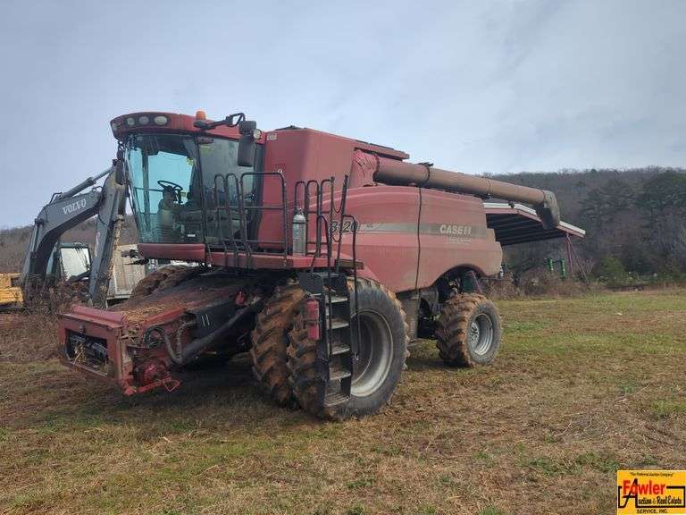 2011 Case 8120 Axial-Flow Combine (without header), 4,315 hrs; SN YAG210724 image