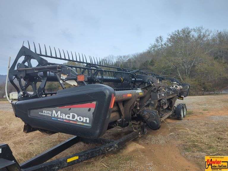 MacDon FD70 Flexdraper Header, 30'; 2009 Model, SN 192488 (trailer offered separately) image