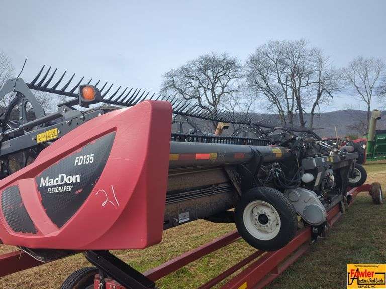 Case 4208 Header, 30' with narrow throat image