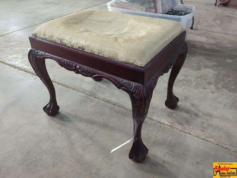 Chippendale-Style Vanity Stool With Damask Upholstered Cushion image