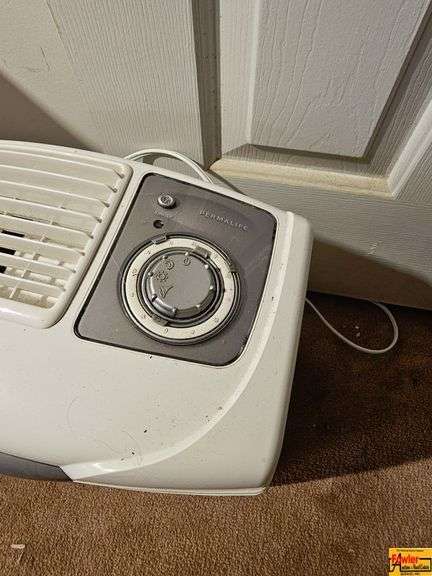 Hunter ION Generator Air Purifier Model 30192 image