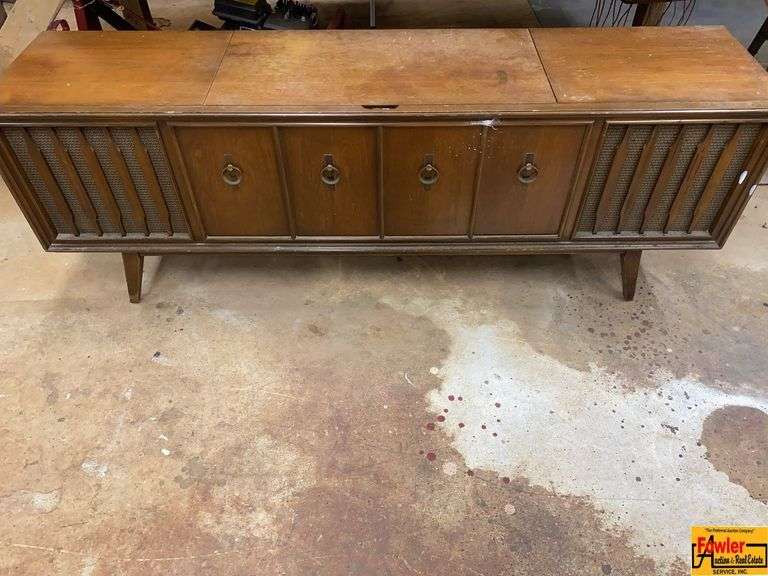 Stereo with LP AND RADIO W/Record changer. Works. image