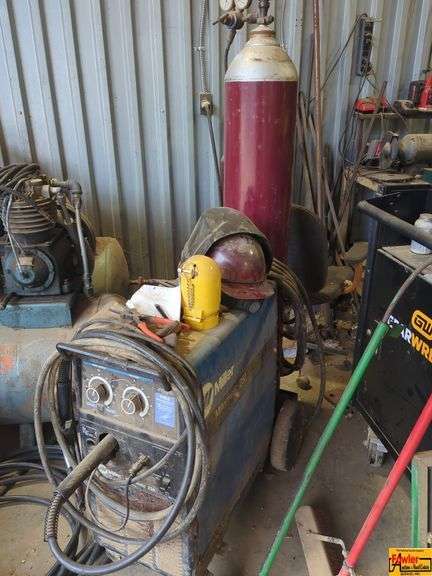 Millermatic 250 Welder image