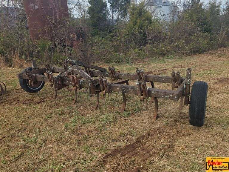 11-Chisel Plow image