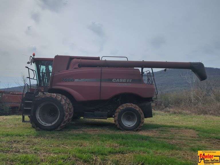 Case 7088 Axial-Flow Combine (without header), 3,167 engine hrs; 1,918 separator hrs; SN YBG006453 image