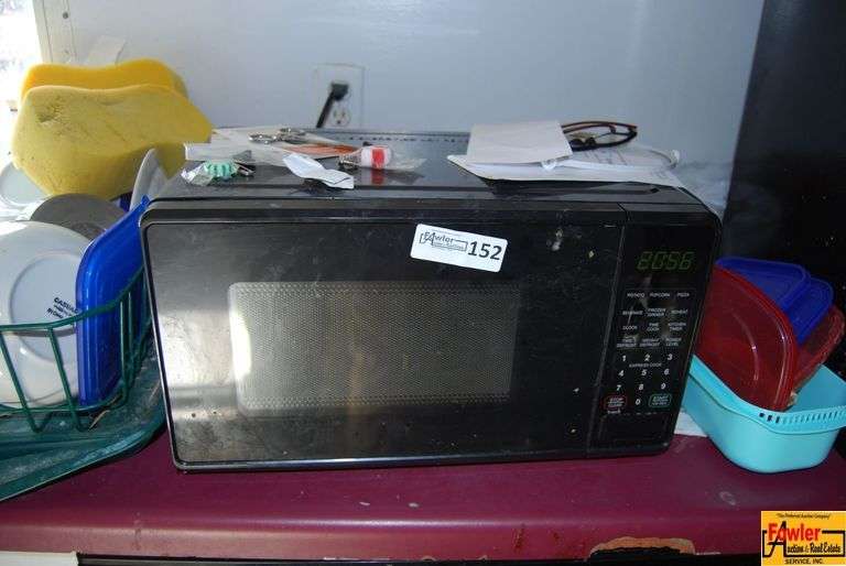 Black Microwave Oven image