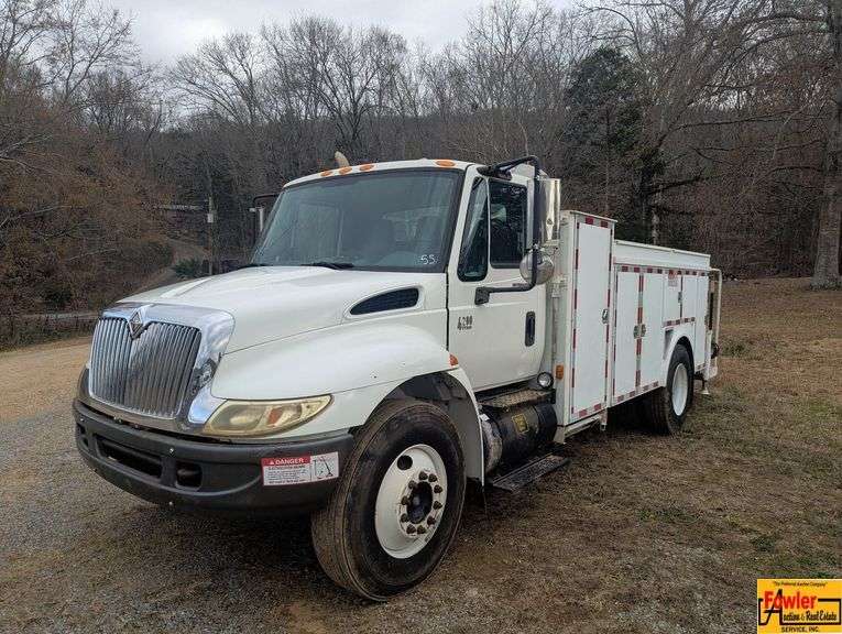 2005 International 4200 VT365 With Liftmore Crane; VIN 1HTMPAFL66H249078; Bill Of Sale Only image