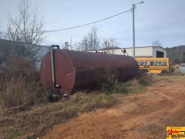 10,000-Gallon Fuel Tank image