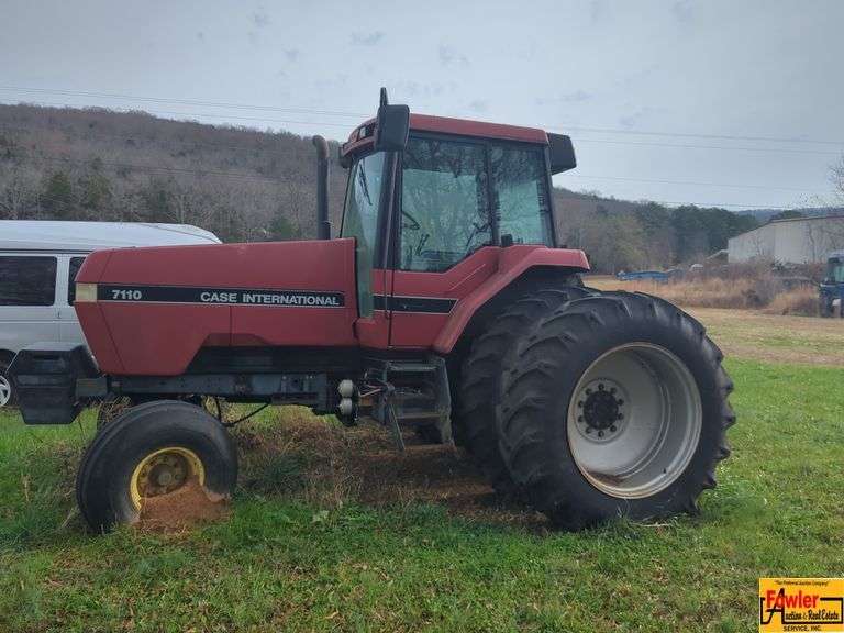 Case 7110 Tractor, has transmission problems; SN AJB0003306 image