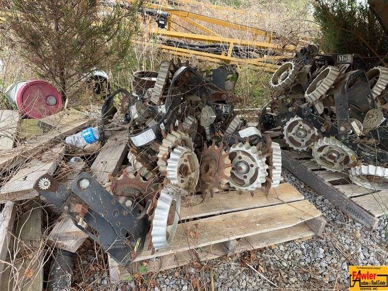 (3) Pallets Of Row Cleaners image