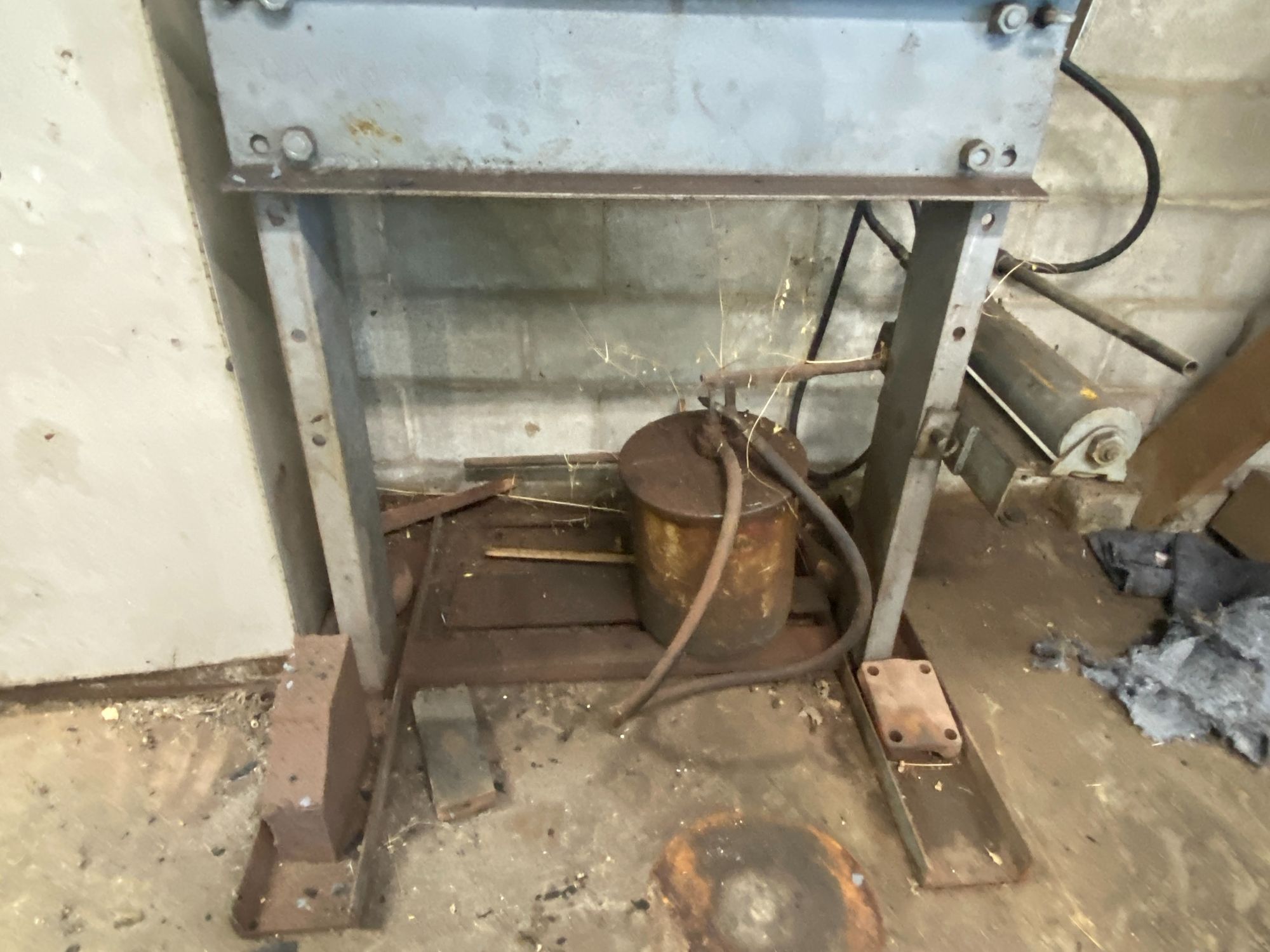 Shop Tools Plus Vintage:  Tractors, Lots Of Petroliania & Coca-Cola Signage, Radios, Game Machines, Toys & More featured photo 275