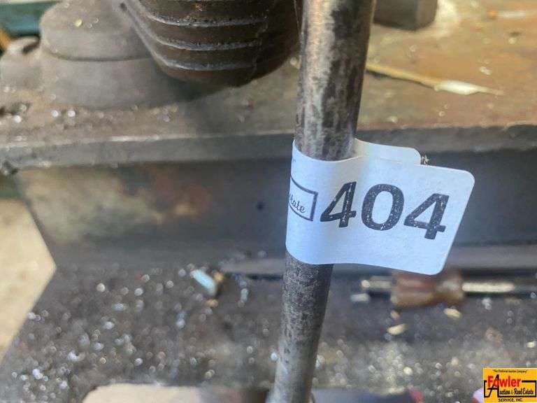 Heavy Duty Steel Work Bench with Vise