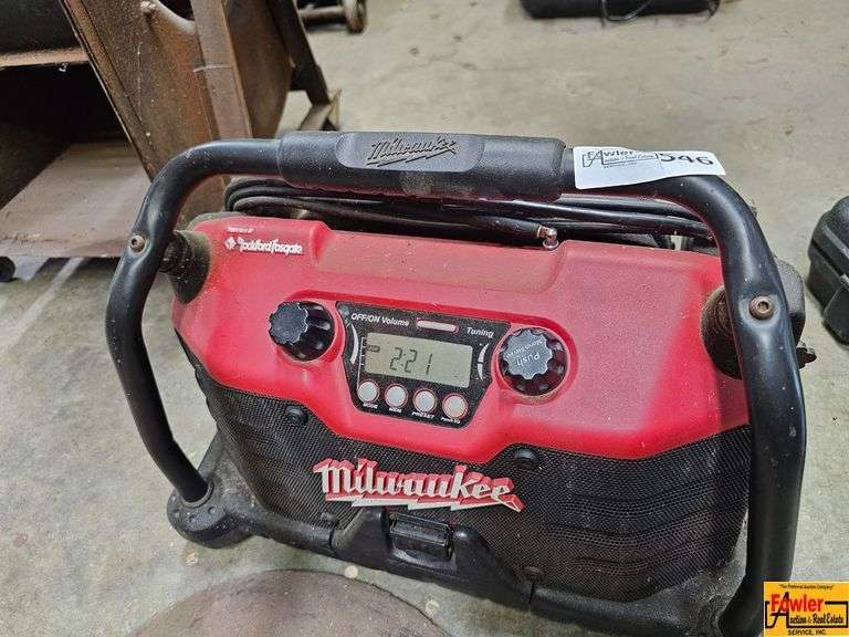 Milwaukee Radio and Industrial Shop Light