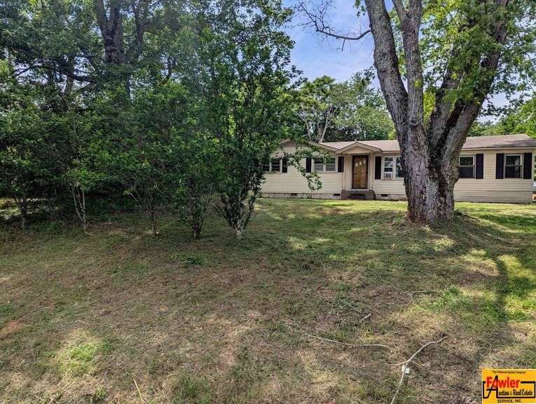 3-Bedroom House On 1 Acre± In North Madison County