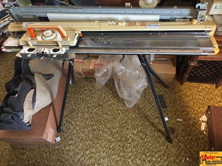 Vintage Toyota KS 901 Knitting Machine