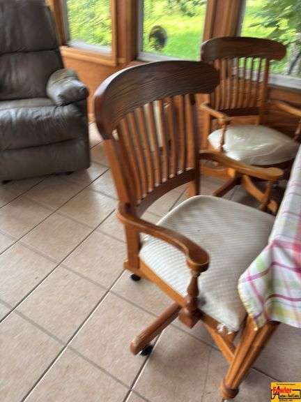 Table & Chairs