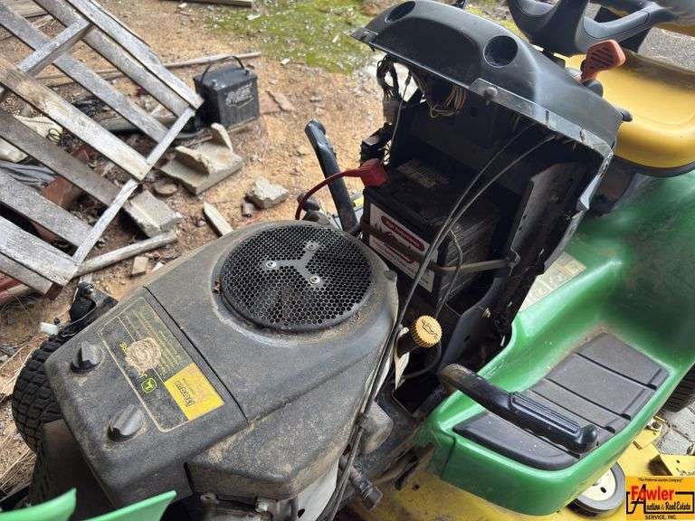 John Deere X320 Riding Mower