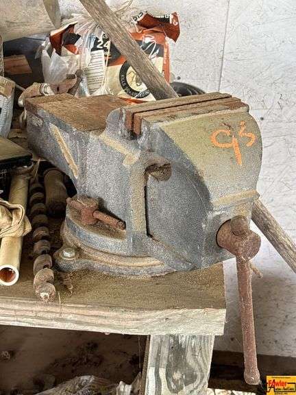 Bench Vise