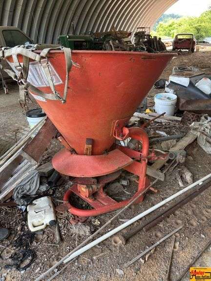 Baltic 3-Point PTO Seed/Fertilizer Spreader