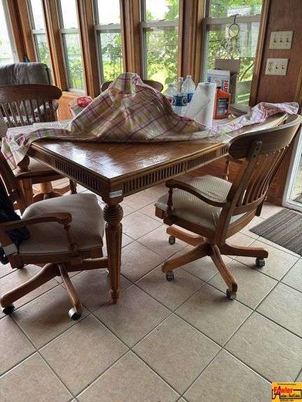 Table & Chairs