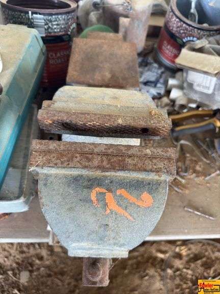 Bench Vise