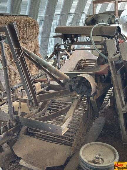 Vintage Harvester, Car Seats, Pallets & Miscellaneous