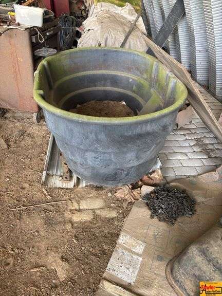 Rubbermaid Stock Tank