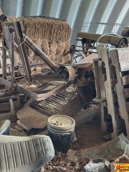Vintage Harvester, Car Seats, Pallets & Miscellaneous