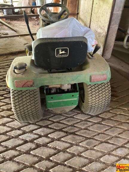 John Deere Riding Mower