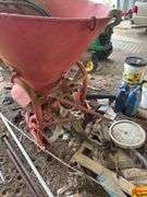 Baltic 3-Point PTO Seed/Fertilizer Spreader