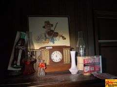 Mantle Clock, Kerosene Lamps, Wall Décor