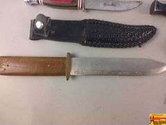 5 Knives, 4 with Sheaths