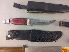 5 Knives, 4 with Sheaths