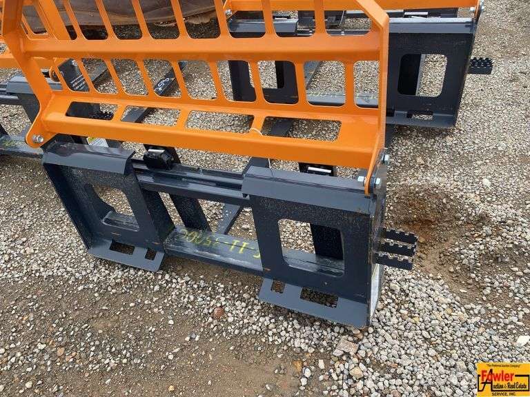Land Honor Pallet Forks image